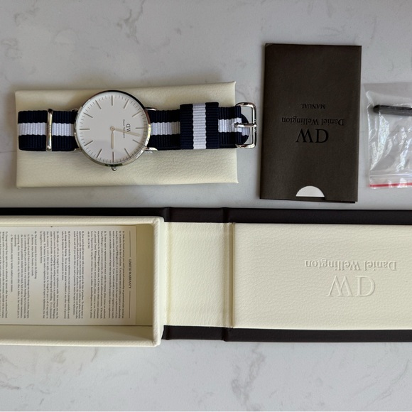 Daniel Wellington Classic Glasgow Watch - Picture 1 of 8
